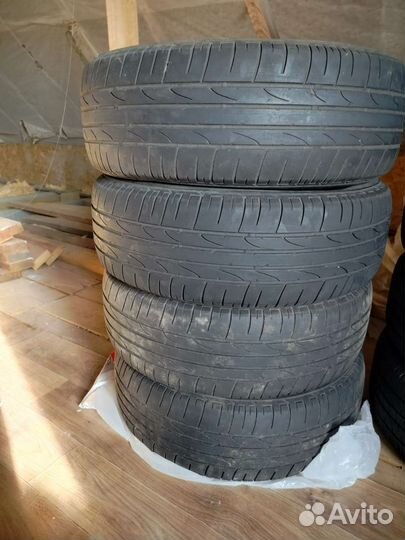 Bridgestone Blizzak WS-70 215/65 R16