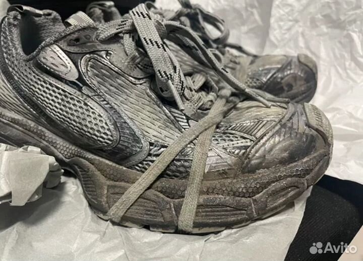 Balenciaga 3xl worn-out effect