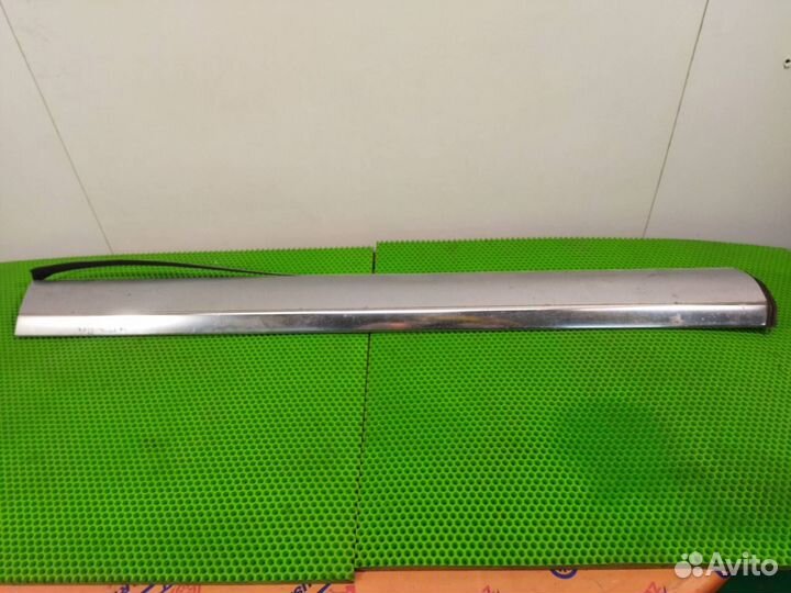 Молдинг двери передний правый Volkswagen Touareg