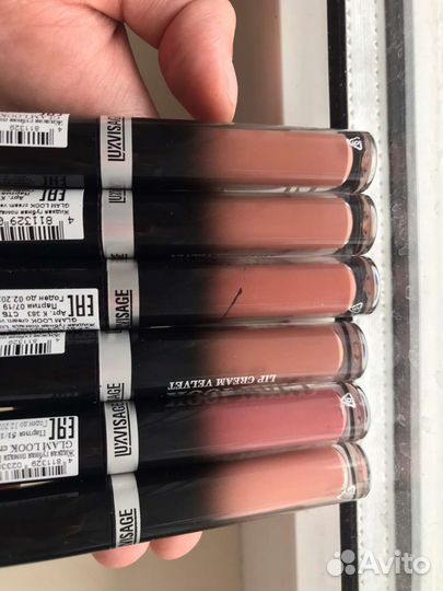 Помада для губ.Помада жидкая долго держится