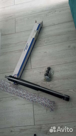 Задний амортиз renalt daster 42 2010 год