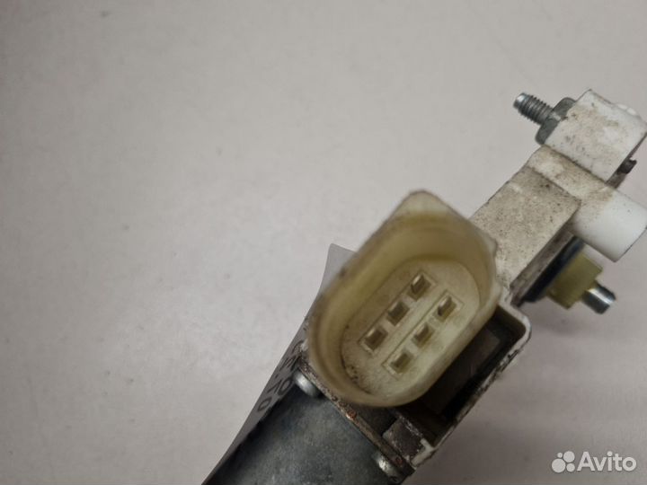 Моторчик стеклоподъёмника передний левый BMW X1 E84 2009-2015