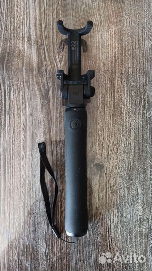 Монопод Xiaomi Mi Bluetooth Selfie Stick