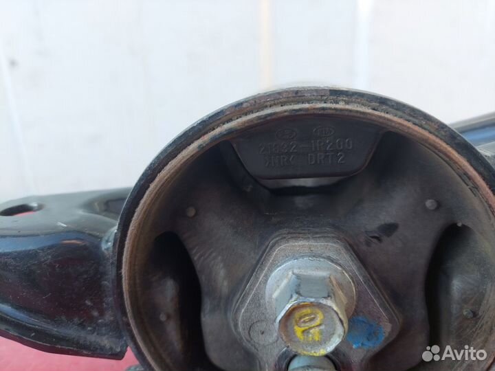 Опора двигателя Kia Rio 3 Hyundai Solaris I