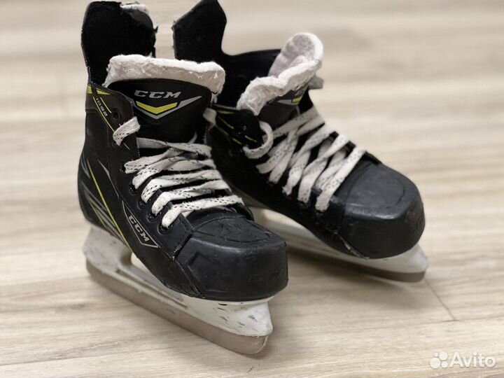 Коньки хоккейные ccm. Размер 30