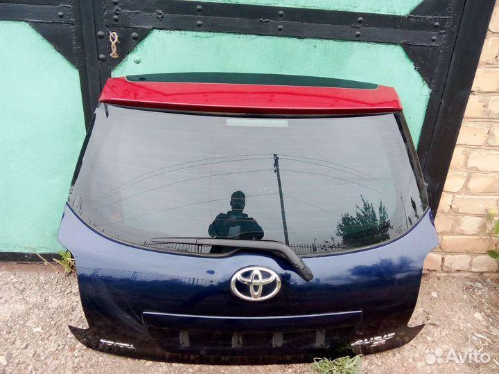 Крышка багажника Toyota Auris E150