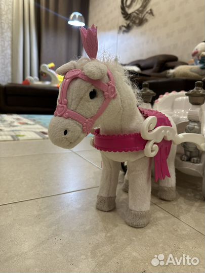 Карета с лошадью