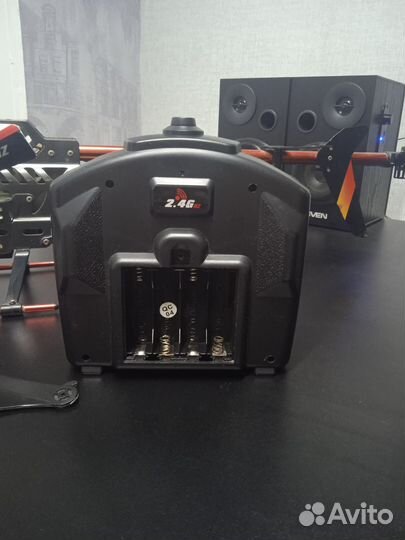 Вертолёт на управлении с камерой, фонариком