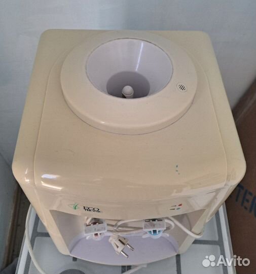 Кулер для воды настольный ECOtronic