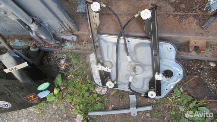 Стеклоподъемник Nissan Qashqai