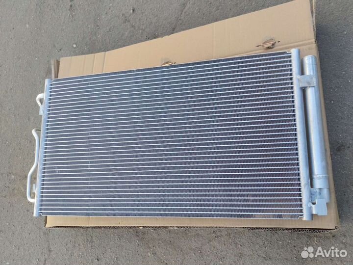 Радиатор кондиционера Audi A4 A7 A5 Q5