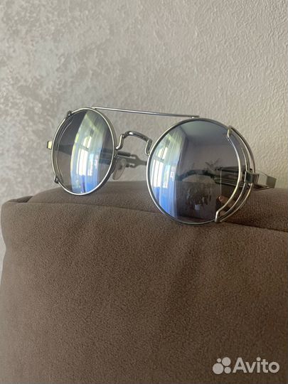 Очки солнцезащитные