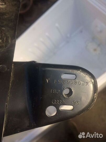 Опора арки колеса audi A6 4F0805869