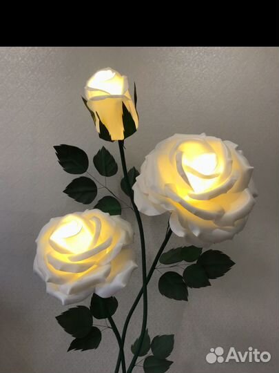 Букет роз - ростовые цветы светильники