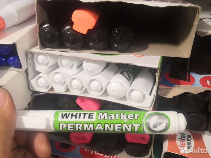 Канцелярия маркеры белый. калькуляторы. Обложки дл