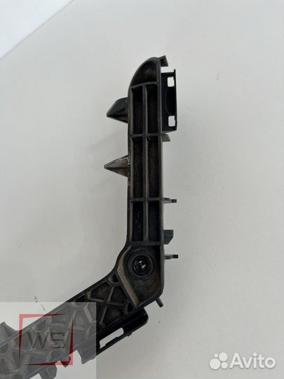 Крепление правое заднего бампера lexus GX460 Q885