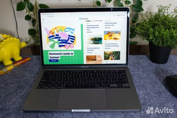 MacBook Pro 13-inch M2 2022 Ram 8 /512GB