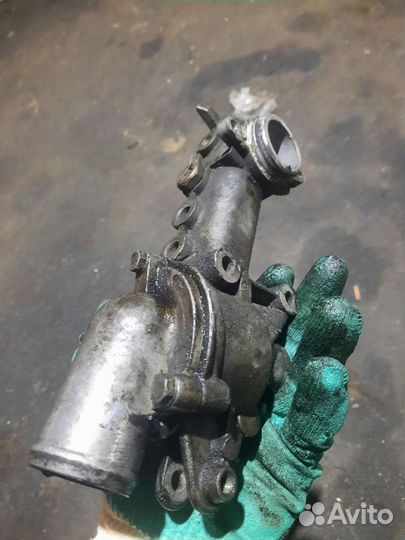 Корпус термостата мерседес w202 w203