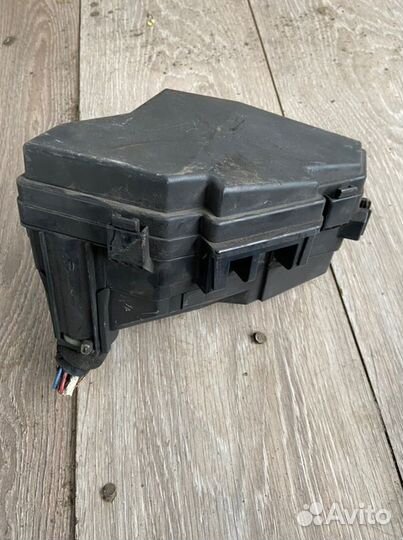 Блок предохранителей под капот Honda Cr-V RE R20A2