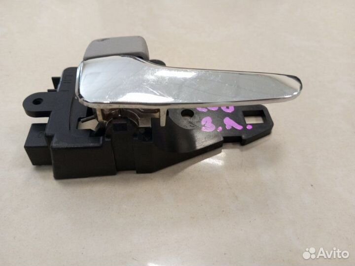 Ручка двери внутренняя задняя левая Mitsubishi