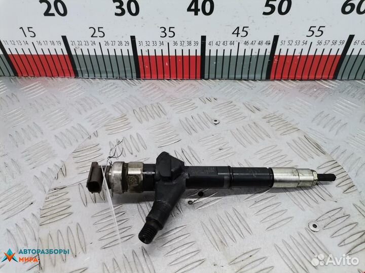 Форсунка Nissan Navara D22 рест. 2005 16600EB30A