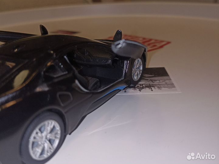 Модель BMW I8 1/36