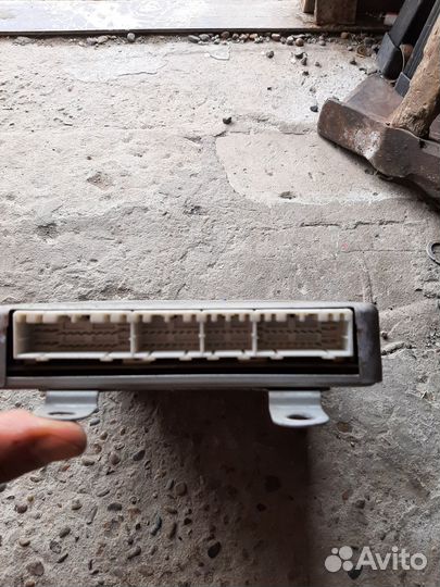 Эбу,блок управления двигателем Mitsubishi Lancer 7
