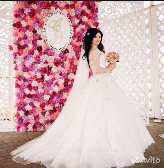 Свадебное платье