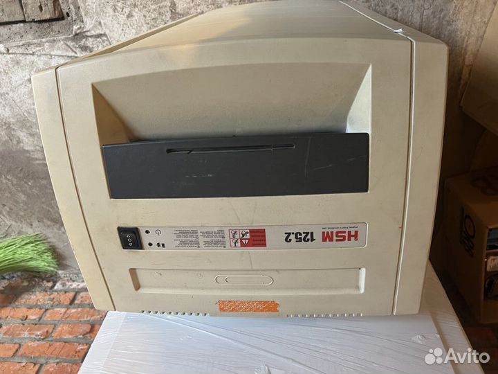 Уничтожитель бумаги (шредер) HSM 125.2