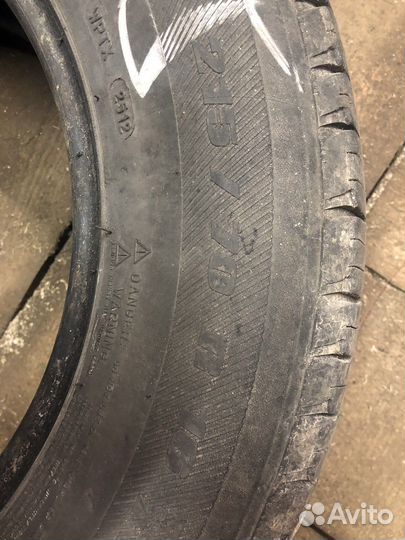 Michelin Latitude Tour HP 215/70 R16