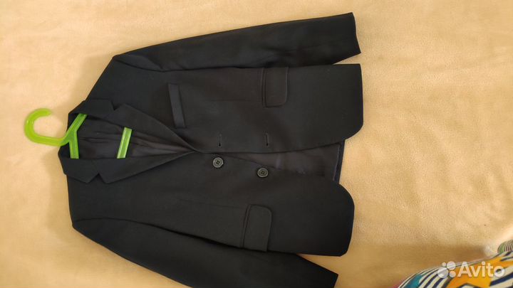 Школьный костюм и брюки р. 128,рубашка,галстук