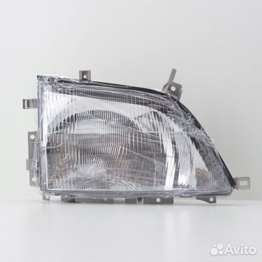 Фара toyota dyna с 1999 г правая, zevs