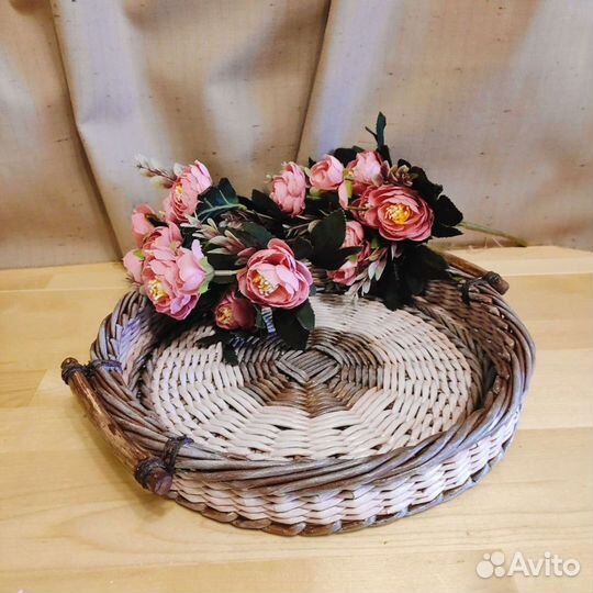 Поднос столовый плетёный