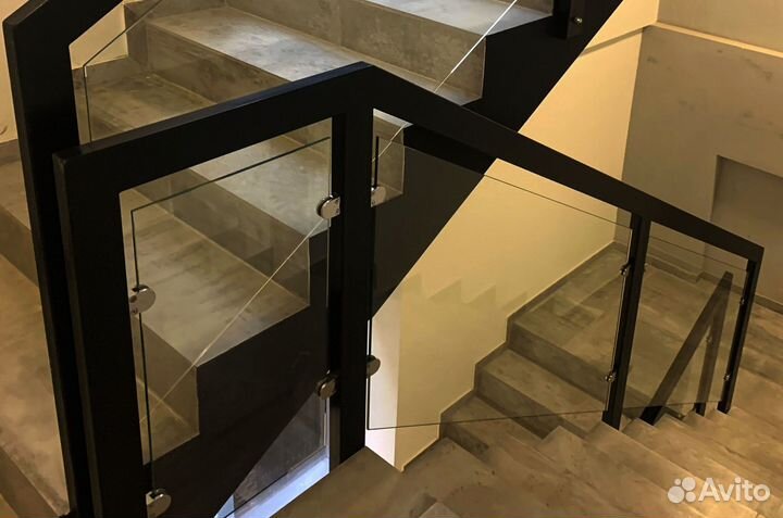 Стеклянные ограждения лестниц