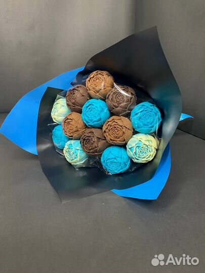 Букет - 13 Пионов из Белого и Молочного Шоколада