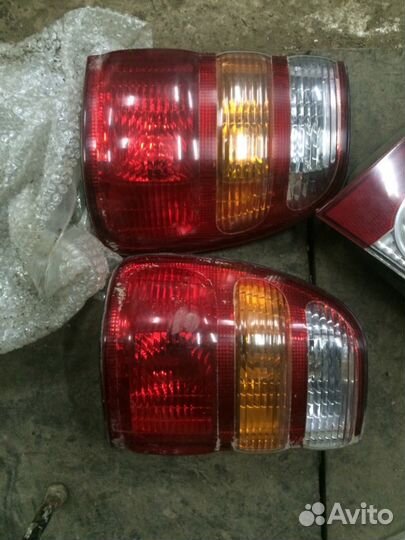 Фонарь Toyota Land Cruiser 100