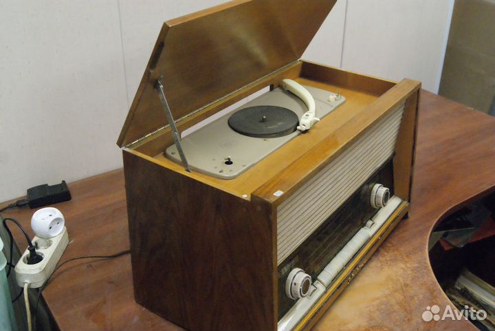 Лам.приёмник Schaub-Lorenz Phonosuper Stereo 10 14