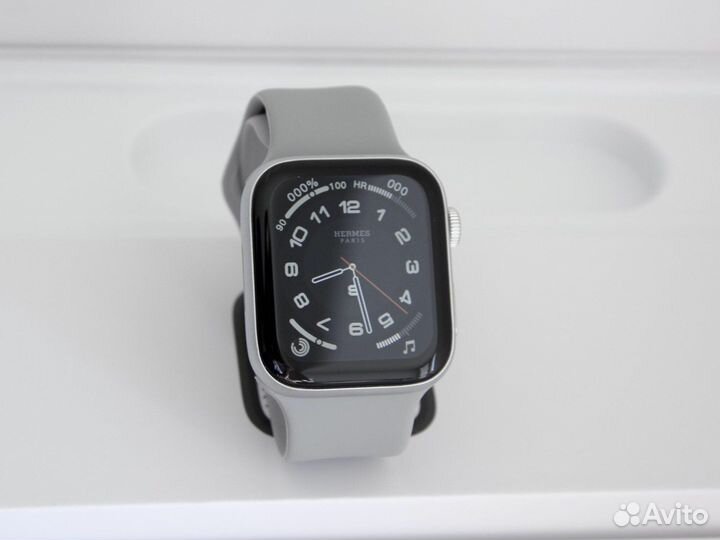 Apple watch S7 45 mm silver