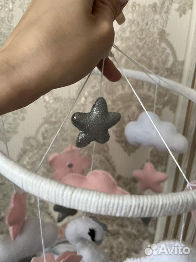Детский мобиль в кроватку из фетра