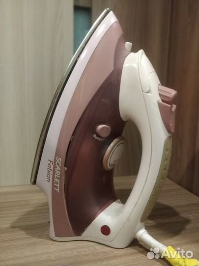 Утюг Scarlett Fabian SC-1136S на запчасти/ ремонт