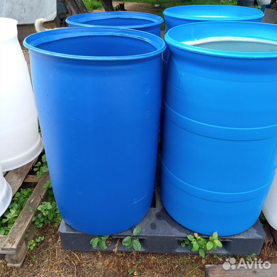 Бочки пластиковые для полива,220-230л
