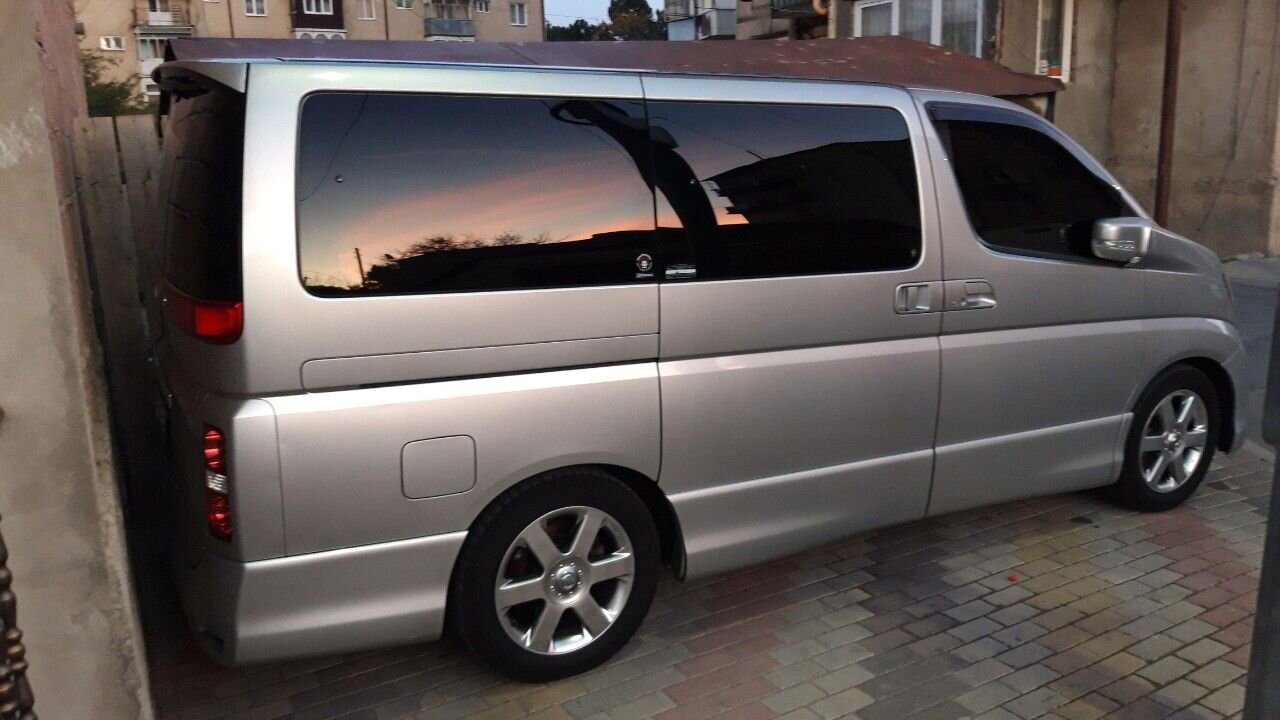 Nissan Elgrand: фото владельца