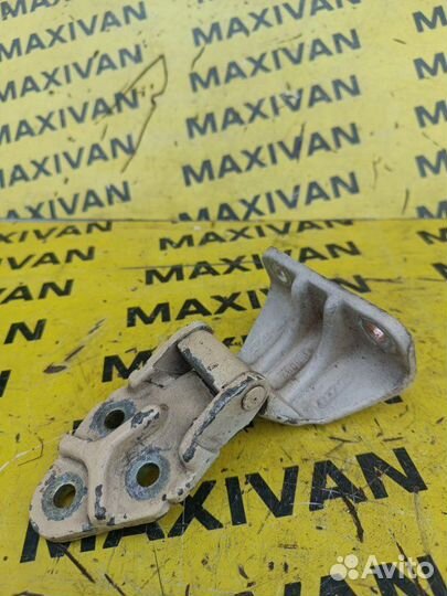 Петля двери передняя левая Iveco Daily