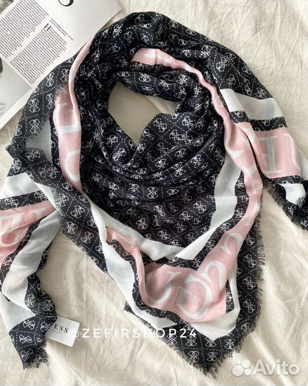 Платок guess