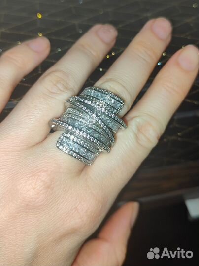 Кольцо с камнями р. 17
