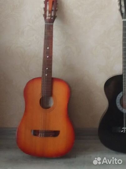 Классическая гитара бу продам 2000 тысячи