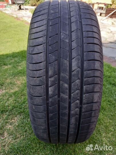 Kumho Ecsta HS51 215/55 R17 94
