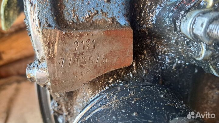 Двигатель 2121