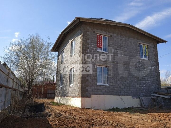 Коттедж 220 м² на участке 13 сот.