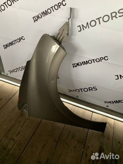 Крыло переднее правое Peugeot 208